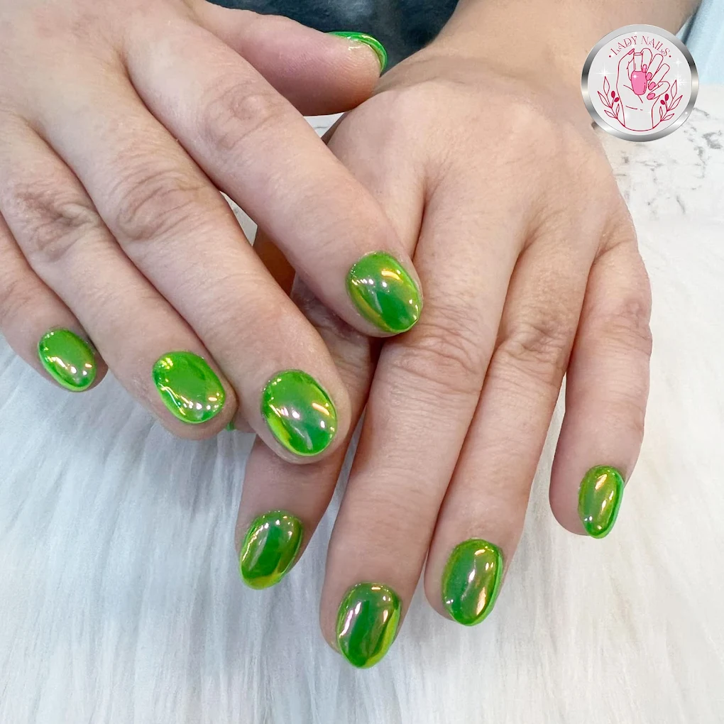 Gel manicure
